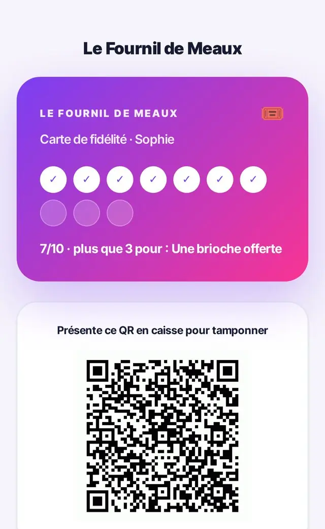 Carte de fidélité numérique générée par Pico : 7 tampons sur 10, brioche offerte, QR code à présenter en caisse